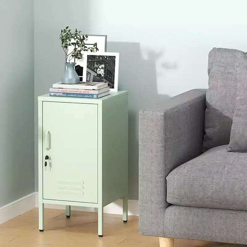 Table d'appoint métallique verrouillable avec porte unique, 2 étagères réglables, Armoire de rangement moderne et minimaliste pour chambre et salon, Rose