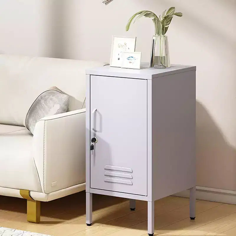 Table d'appoint métallique verrouillable avec porte unique, 2 étagères réglables, Armoire de rangement moderne et minimaliste pour chambre et salon, Rose