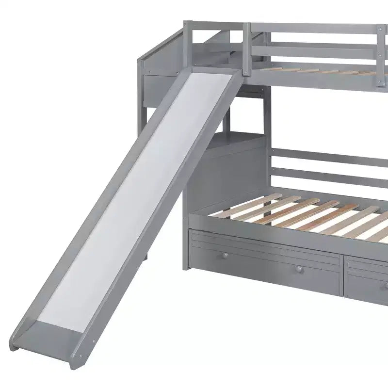Lit superposé jumeau sur jumeau avec escalier de rangement, toboggan et tiroirs, bureau avec tiroirs et étagères, gris